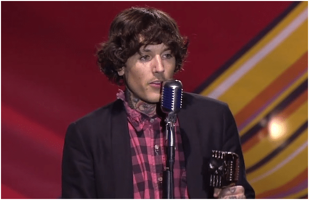 Children's author Oliver Sykes spent hours replying to over 1,000 emails  meant for Bring Me The Horizon frontman