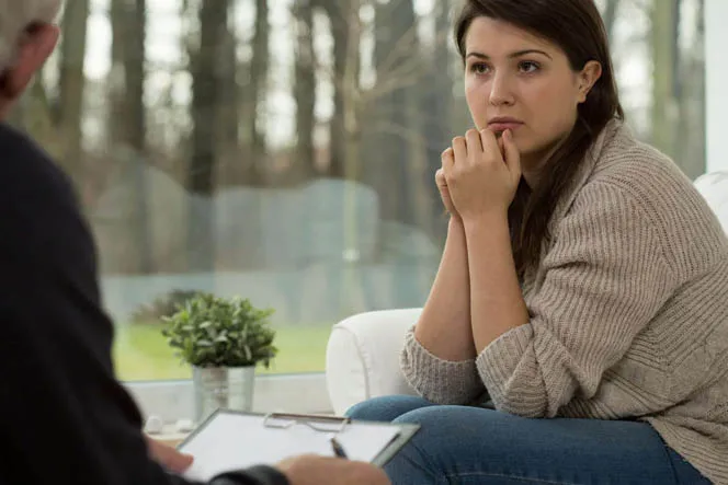 young women learning about alcoholic nose